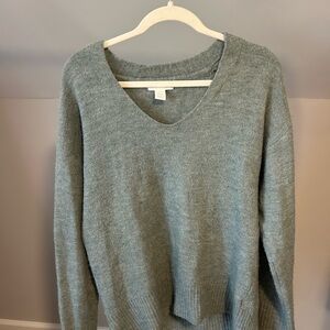 H&M Women's V-Neck Sweater in Gray